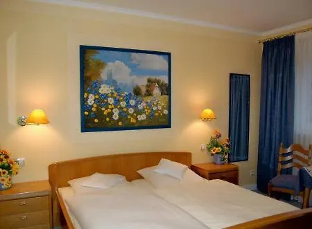 Zum Meierhof Hotel 3*